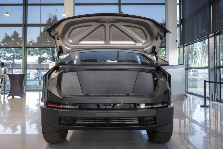 Elon Musk prvi je put predstavio ovaj tri tone težak pick-up u prosincu prošle godine. 