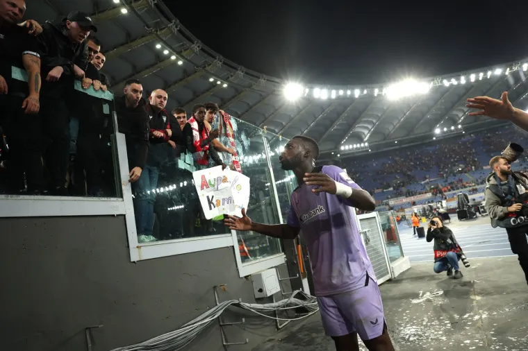Nogometaš s navijačima Athletic Bilbaa