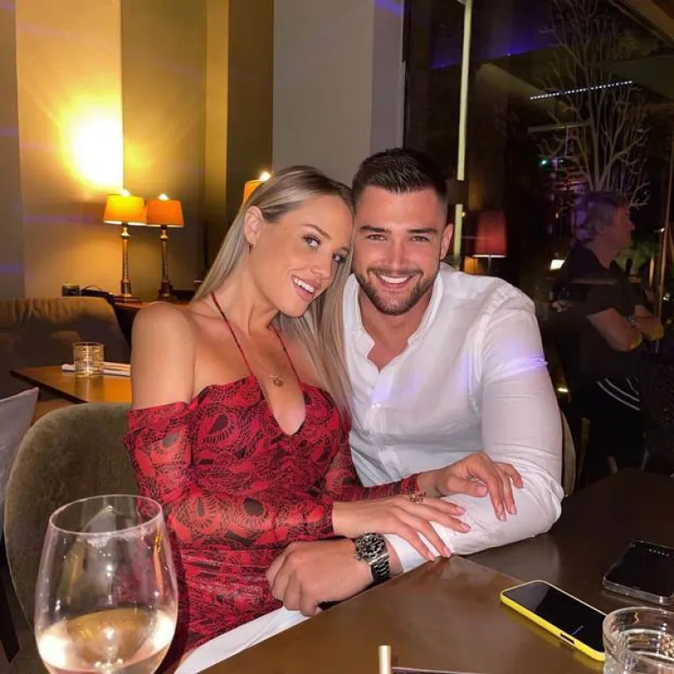 No, i ta ljubav ubrzo je pukla, a šuškalo se da je prekidu kumovao odnos bivše manekene i poznatog tenisača Borne Ćorića.