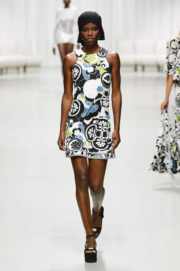 Dok su druge nosile kratke i lepr&scaron;ave komade, jedna manekenka je najvi&scaron;e otkrila