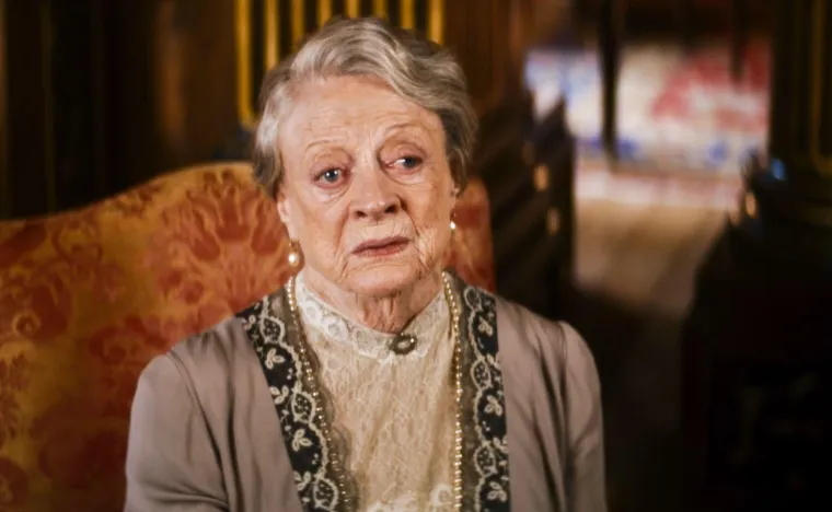 Maggie Smith u filmu &quot;Downton Abbey: A New Era&quot; 2022.