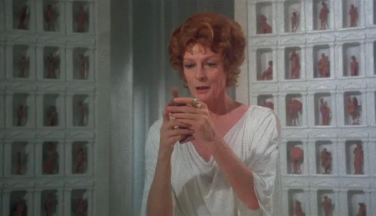 Maggie Smith u filmu "Sukob Titana" iz 1981