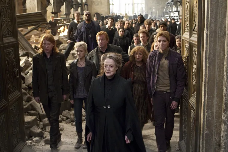 Maggie Smith u filmu "Harry Potter i darovi smrti, drugi dio" 
