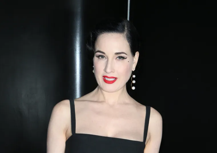 Ova predivna burleskna plesačica danas slavi rođendan: Nikada ne biste pogodili koliko godina puni