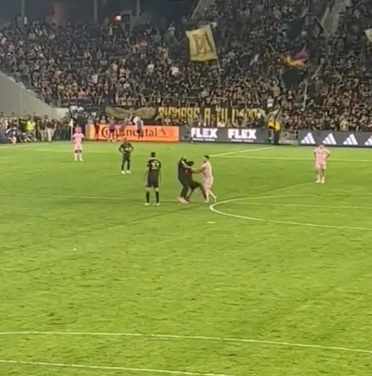 Yassine Chueko ne dozvoljava nikome da se ni približi Messiju