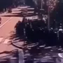 Ekipa Torcide okupila se kod Kantride i pješice krenuli u grad, Malo dalje, čekala ih je Armada. 