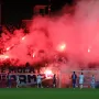 Jedna baklja je pala na tribini ispod udarnih krpa, pa su se članovi Armade malkec pobojali da im se krpe neće zapaliti, ali i nisu. 