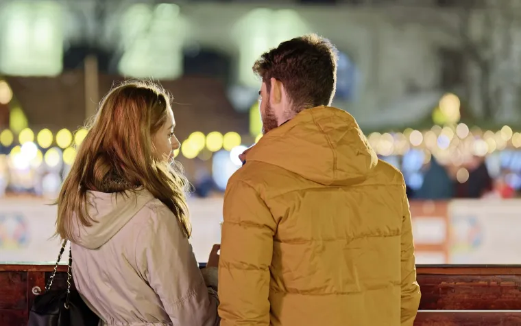 8. Kako održavate ravnotežu između posla i privatnog života?

Ovdje je prioritet radite li da biste živjeli, a ne živite li da bi radili. U svakoj snažnoj vezi oba partnera trebaju znati kada je obitelj važnija od posla. 