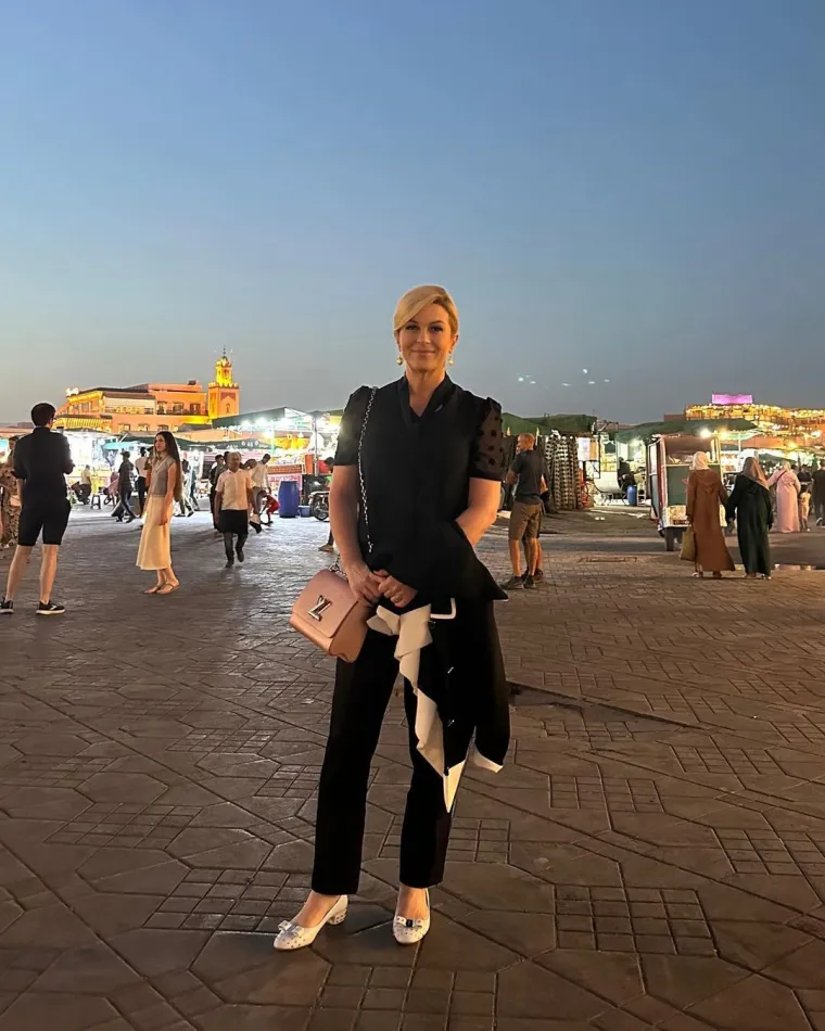 &quot;Ja sam joj predavala u trećem razredu, oduvijek je bila… Bila je lijepa djevojčica, onako, tanašna, visoka, vitka.. Što se tiče ostalog na satovima… Ona je uvijek bila, nije se nikad eksponirala, ali je uvijek sve znala ako ste je prozvali&quot;, izjavila je Slavica Dundović, nekadašnja profesorica bibliotekarstva u spomenutoj školi.