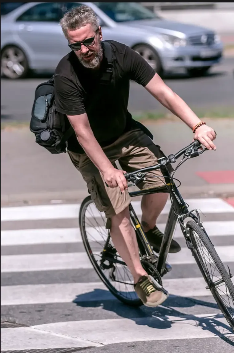 Zgodni Osječani preplavili ulice: Najbolje ležerne kombinacije gradskih dečki