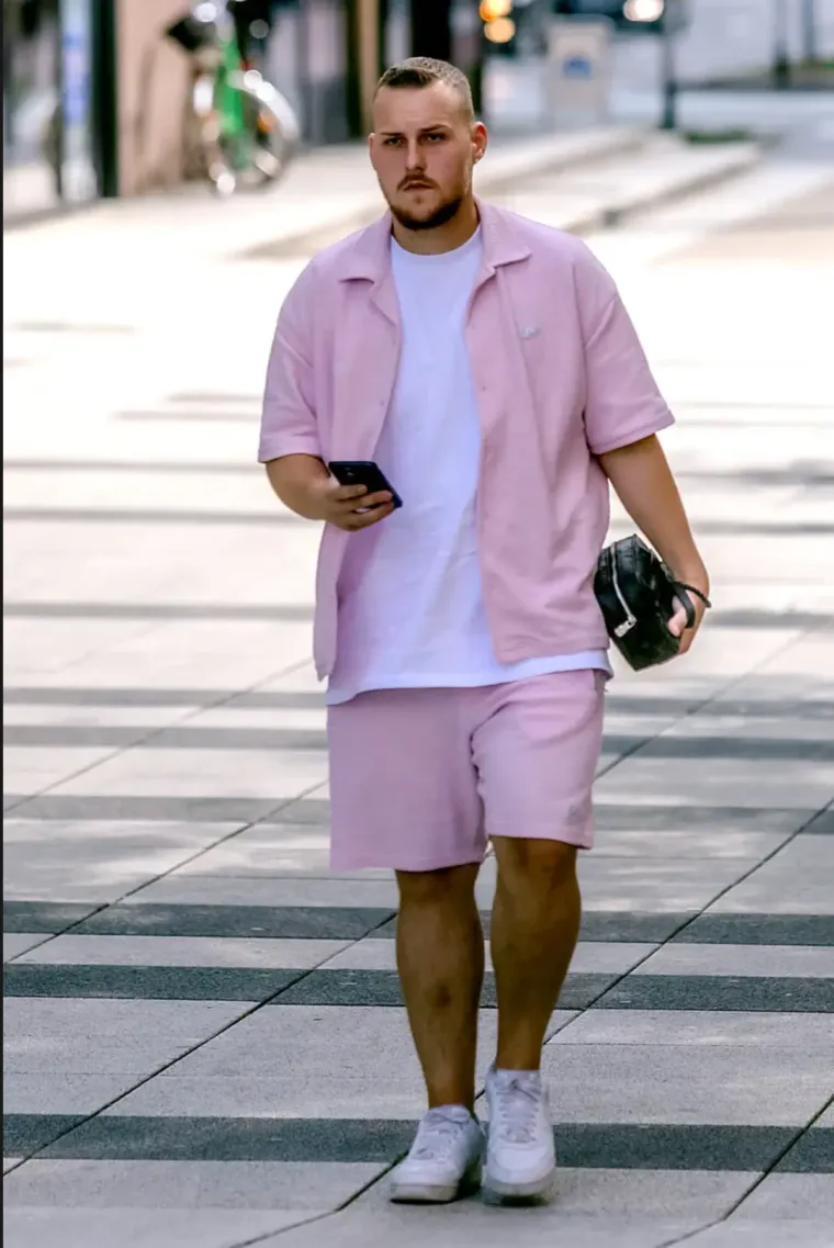 Zgodni Osječani preplavili ulice: Najbolje ležerne kombinacije gradskih dečki