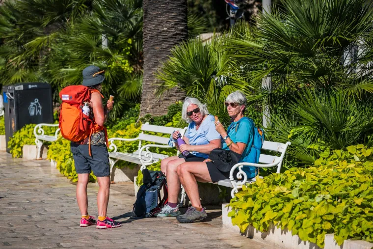 Ovdje vrijeme kao da je stalo. Hvar i dalje krcat turistima. Pogledajte predivne prizore