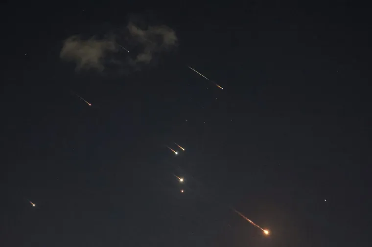 Rat od kojeg je strepio cijeli svijet: Iran je krenuo u osvetu. Žestoko raketirao Izrael