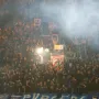 &quot;Dinamovi radikalni navijači bili su upetljani u nekoliko nasilnih događaja. Prije manje od godine dana sukobili su se s policijom u Milanu i nacistički pozdravljali u blizini stadiona. Godine 2021. u Varšavi su tražili Legijine navijače. Na ulicama poljskog grada viđeni su s palicama&quot;, navodi As.