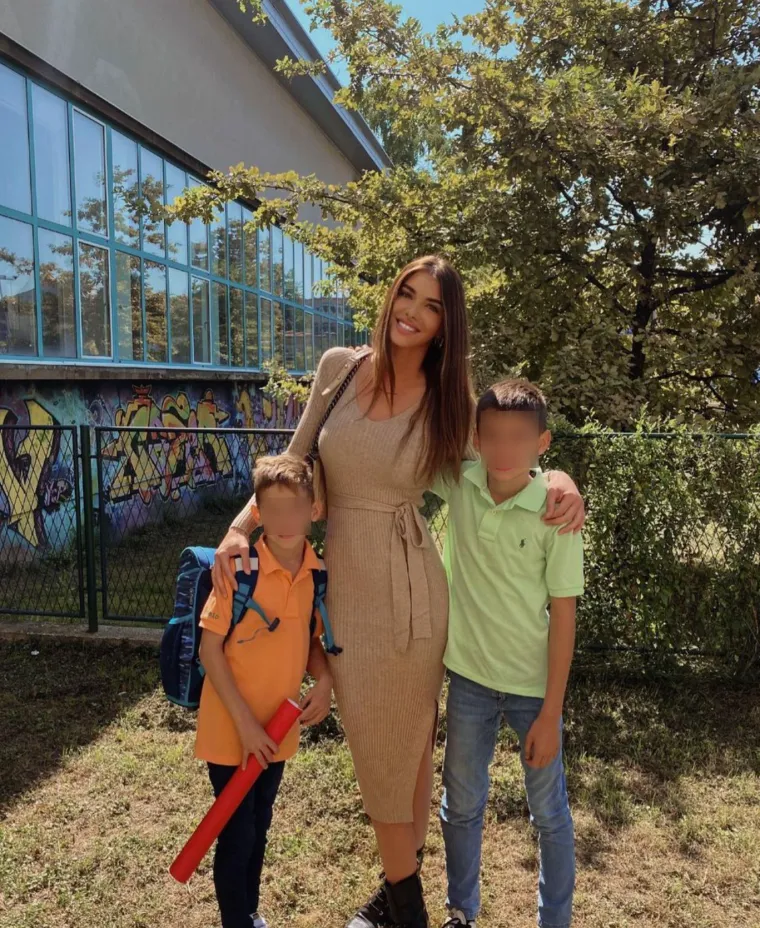  U travnju 2021. godine postali su roditelji sina, a u međuvremenu su se zaručili i proslavili kr&scaron;tenje.