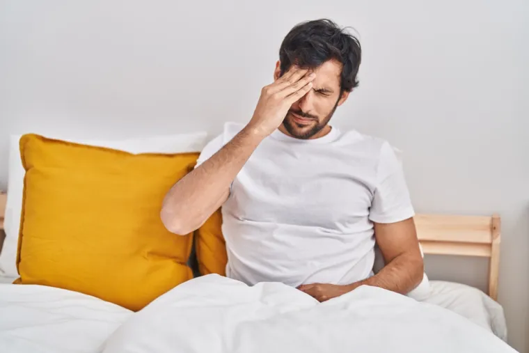 Utvrđeno je da alkohol uzrokuje brojne vrste raka i može uzrokovati cirozu jetre - pivo na dan neće vam pomoći da to spriječite. Stoga bi možda vrijedilo vidjeti kako drugačije možete uvrstiti hmelj u svoju prehranu. Neki ljudi ga peku u kolačima.