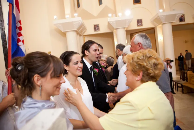 &quot;Moje traganje za Bogom počelo je kada sam imao 17 godina. Karakterno sam bio dosta povučen, emotivan i mogu reći, bez lažne skromnosti, dobro i poslušno dijete. Nažalost, vrlo rano sam otkrio mladenački život – prvu djevojku sam imao s 13 godina i rano sam počeo izlaziti. U to vrijeme sam se dosta napatio jer, iako sam još bio dijete, život nije tako izgledao&quot;, ispričao je ranije u jednoj emisiji.