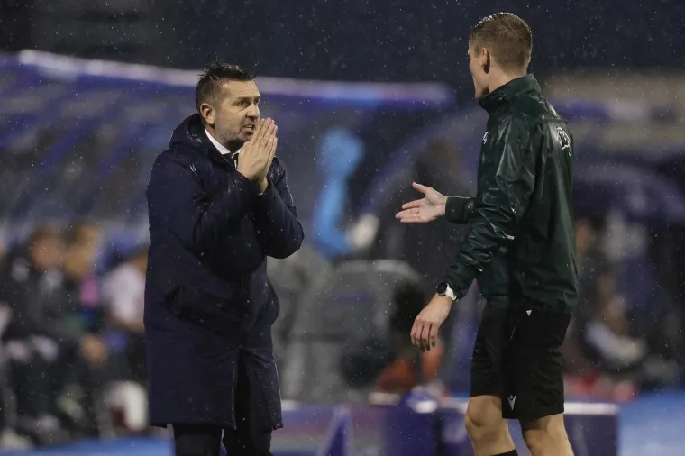 &quot;Prvi žuti karton dobio sam jer je skočila cijela klupa, tada ništa nisam rekao. A onda sam dobio drugi jer sam tražio prekršaj za nas, ne razumijem to&quot;, rekao je nakon utakmice.
