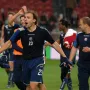 Branko Ivanković imao je savršen game plan - osnovna je ideja bila učvrstiti obrambeni red, natjerati kompletnu momčad da ponajprije obavi one najvažnije, defenzivne zadatke jer jasno je što bi značio Ajaxov pogodak  nakon što je pobijedio u prvoj utakmici. U tom je i uspio.