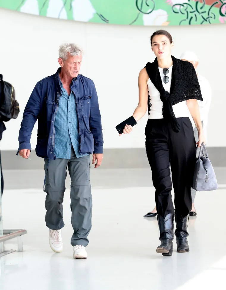Da, ovo je ljubavni par! Glumac Sean Penn s djevojkom koja bi mu mogla biti unuka