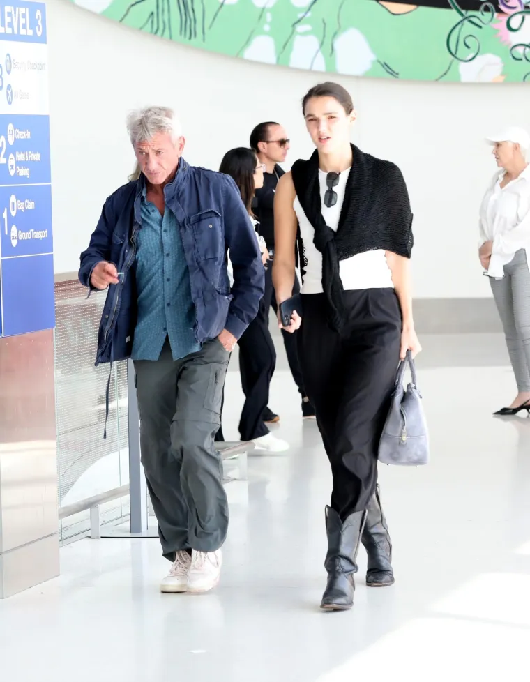 Da, ovo je ljubavni par! Glumac Sean Penn s djevojkom koja bi mu mogla biti unuka