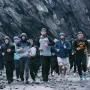 Kamp prima i djecu i odrasle, od osnovne MMA razine do džudo majstora. Sezona treninga započinje u srpnju i traje do kraja kolovoza. Sportaši moraju živjeti zajedno u malim kućicama i koristiti vanjske tuševe. U kampu se obično odjednom ne nalazi više od 50 sportaša a tri tjedna su optimalna za boravak u kampu, za pripreme, odnosno da se krv obogati kisikom na nadmorskoj visini.