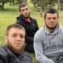 Islam Makhachev s prijateljima uživa u svom selu Sil&apos;di.