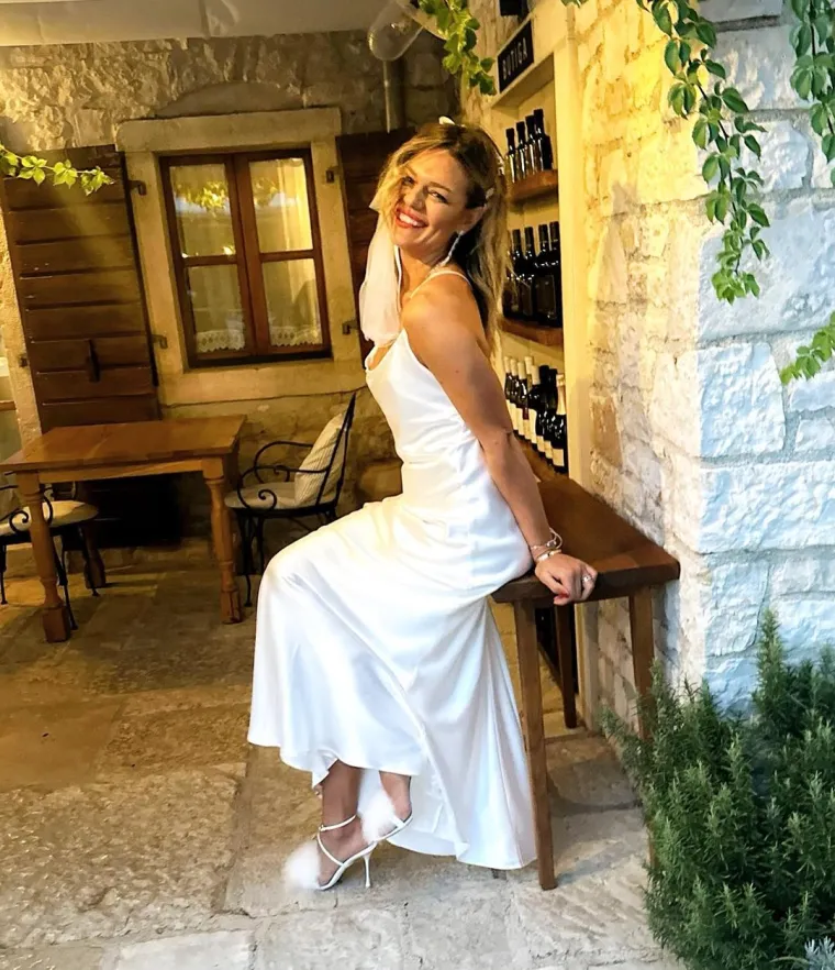 Kad zamijeni sportsku odjeću za haljine: Sandra Elkasević u glamuroznim izdanjima