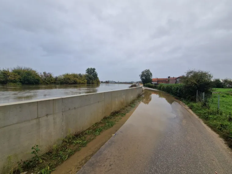 Stanje je kaotično! Kupa prijeti, na snazi izvanredne mjere. U Zagrebu se Sava izlila iz korita