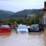  Traje spašavanje brojnih ljudi koji su odsječeni.