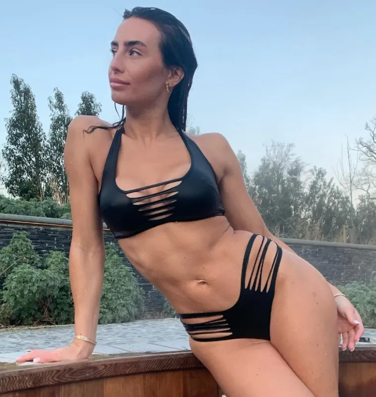 Nakon devet zajedničkih godina, nakratko su se razišli u svibnju 2019. nakon Kyleovog niza afera, najviše s reality TV zvijezdom, Laurom.