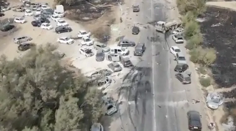 Festivalsko mjesto - s tri pozornice, prostorom za kampiranje, barom i prostorom za hranu - bilo je u pustinji Negev, u blizini kibuca Re&apos;im. Na festival je stiglo oko 3500 posjetitelja iz Izraela i inozemstva