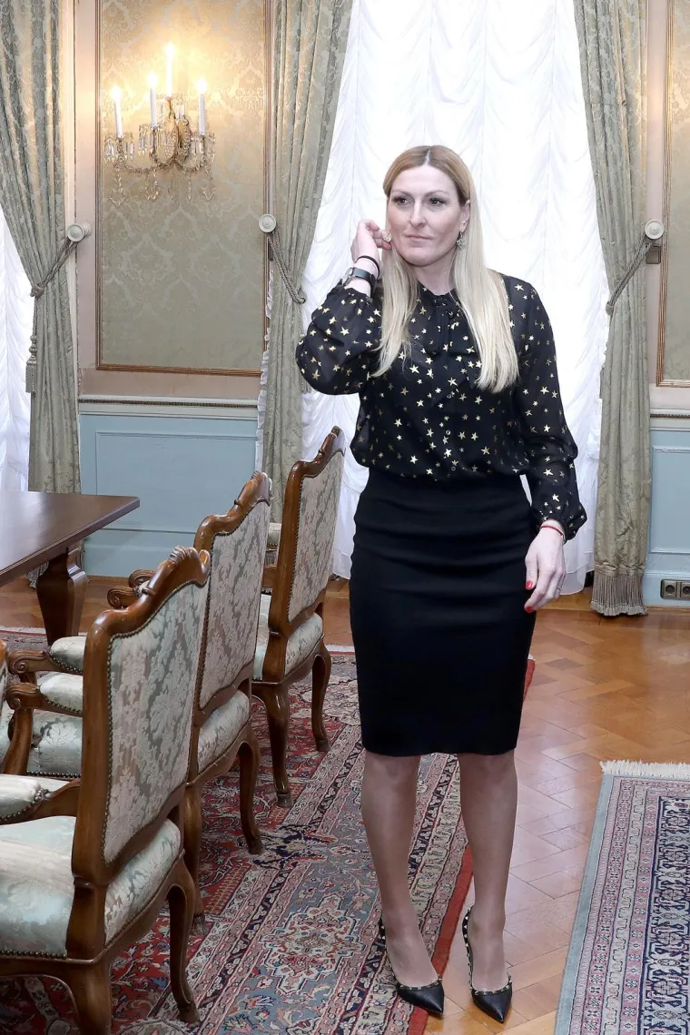 U travnju 2016. imenovana je pomoćnicom ministra sporta, a u studenom iste godine postala je državna tajnica Središnjeg državnog ureda za sport. 