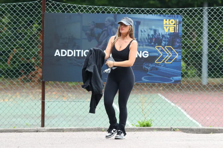 Influencerica rasturila brak prijateljici i slavnom nogometašu: 'On je otac naše kćeri'