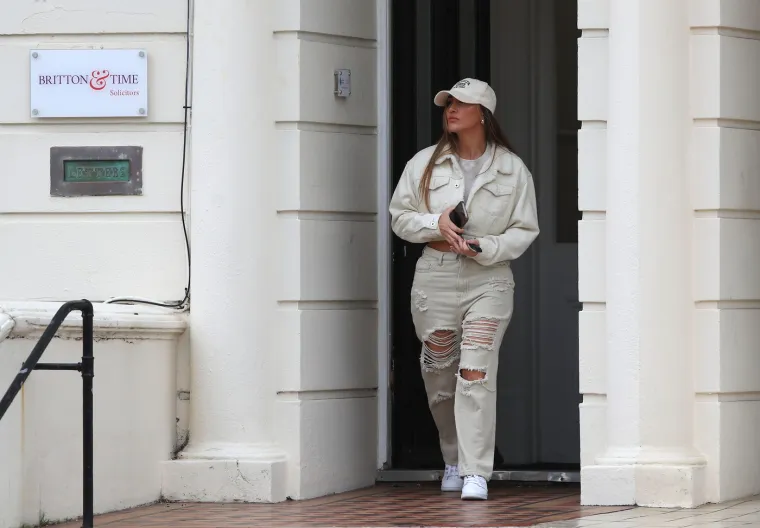 Influencerica rasturila brak prijateljici i slavnom nogometašu: 'On je otac naše kćeri'