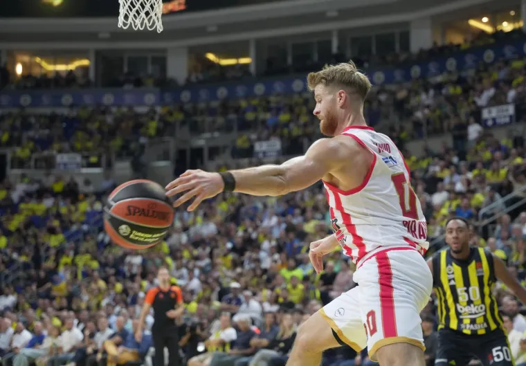 Ko&scaron;arka&scaron; stra&scaron;no stradao u derbiju Eurolige: Samo se sru&scaron;io na pod