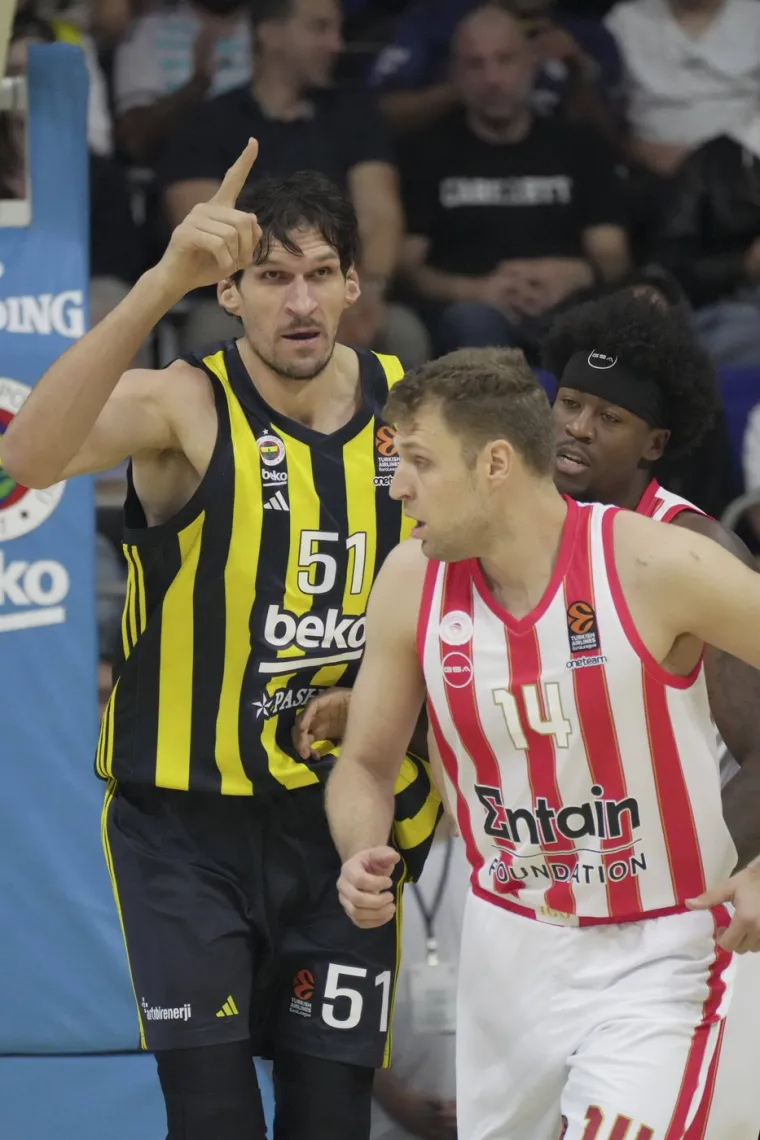 Ko&scaron;arka&scaron; stra&scaron;no stradao u derbiju Eurolige: Samo se sru&scaron;io na pod