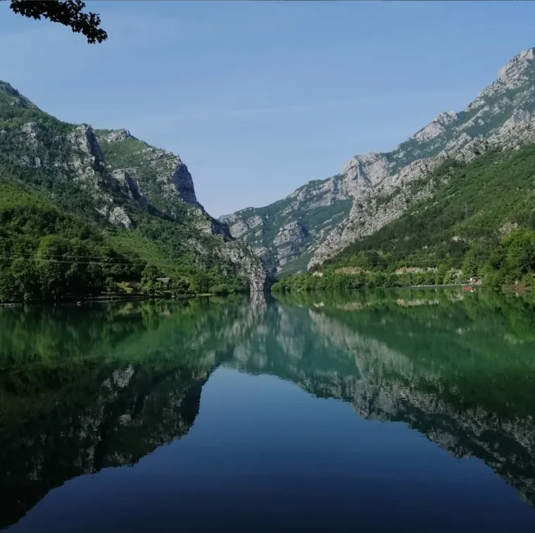 U nastavku pogledajte fotografije Jablanice prije poplava. 