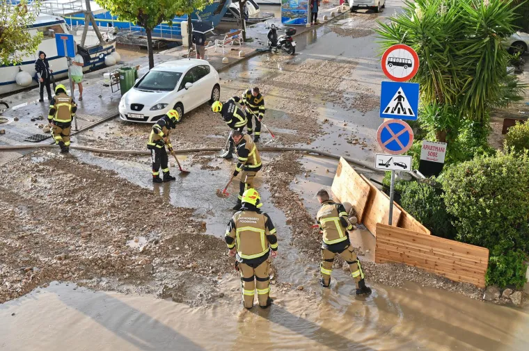 Nakon kataklizme u BiH, užasni prizori i kod nas. Ceste pretvorene u rijeke, hitne službe bore se s vodom