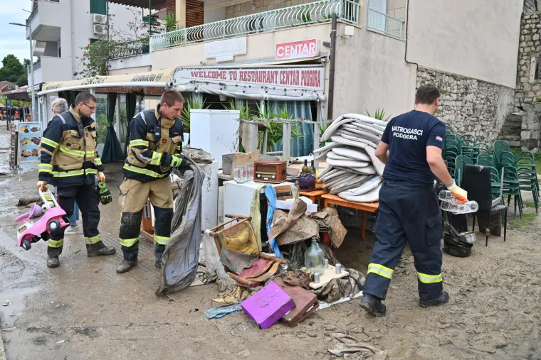Ovako izgleda Podgora dan nakon kataklizme. Šteta je ogromna
