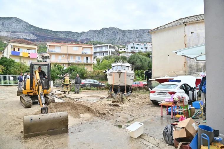 Ovako izgleda Podgora dan nakon kataklizme. Šteta je ogromna
