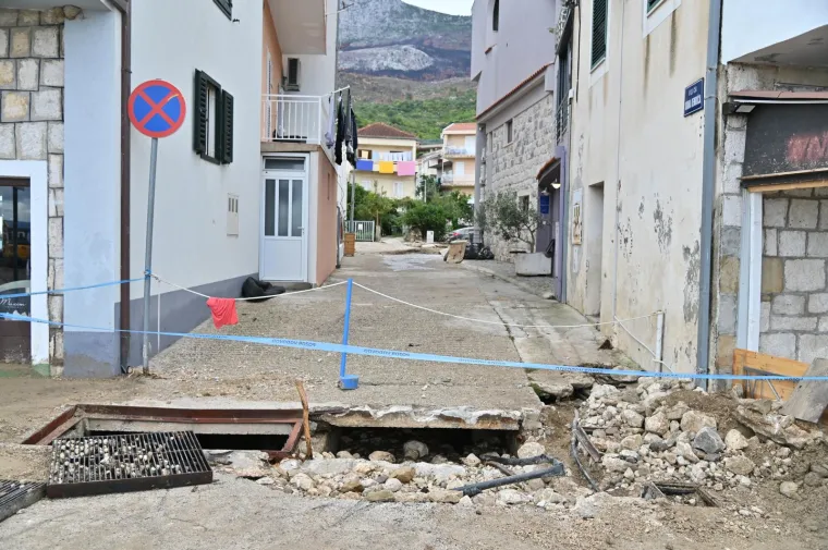 Ovako izgleda Podgora dan nakon kataklizme. Šteta je ogromna