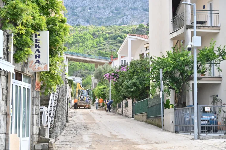 Ovako izgleda Podgora dan nakon kataklizme. Šteta je ogromna