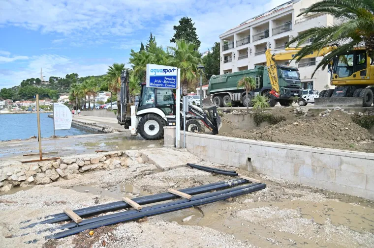 Ovako izgleda Podgora dan nakon kataklizme. &Scaron;teta je ogromna