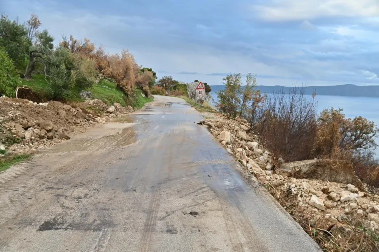 Ovako izgleda Podgora dan nakon kataklizme. &Scaron;teta je ogromna