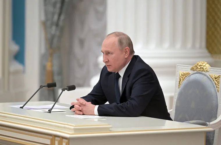 Vladimir Putin na sastanku s ruskim poduzetnicima istoga dana kada je pokrenuo invaziju na Ukrajinu (24. veljače 2022. godine)