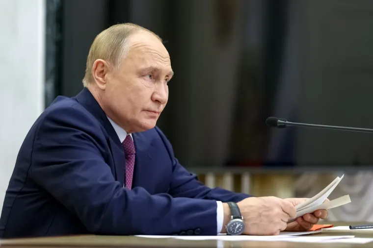 Od 'huligana' s Lenjingradskih ulica do apsolutnog vladara Rusije: Sva Putinova izdanja