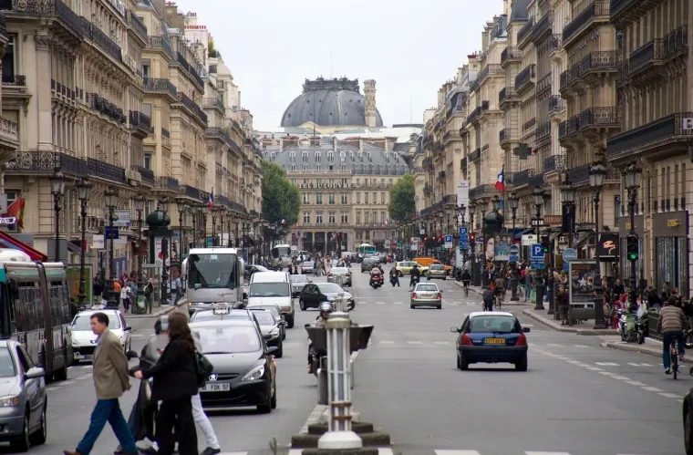 Pariz - oko 12.340 eura 