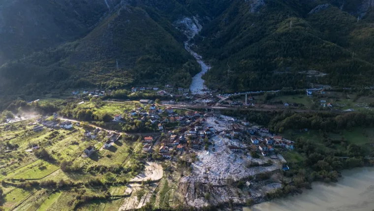 Najgore je bilo na području Donje Jablanice gdje je osim vode, bujica nosila i kamenje iz obližnjeg kamenoloma. 