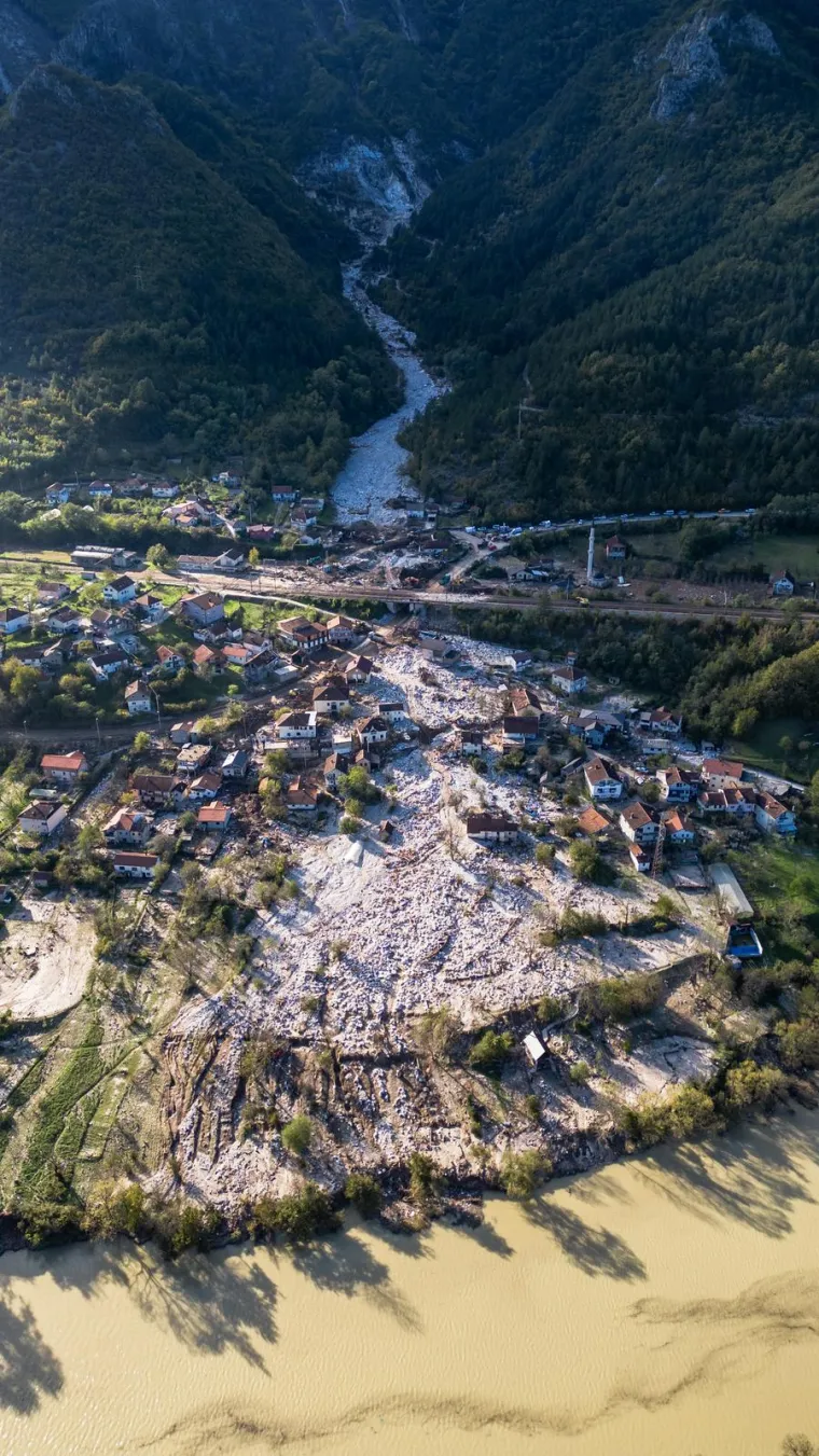 Prema podacima Agencije za vodno područje Jadranskog mora, poseban rizik postoji u poplavnim područjima TMT-a, te u srednjem i donjem toku rijeke Neretve, uključujući i njene pritoke, piše Klix.ba.